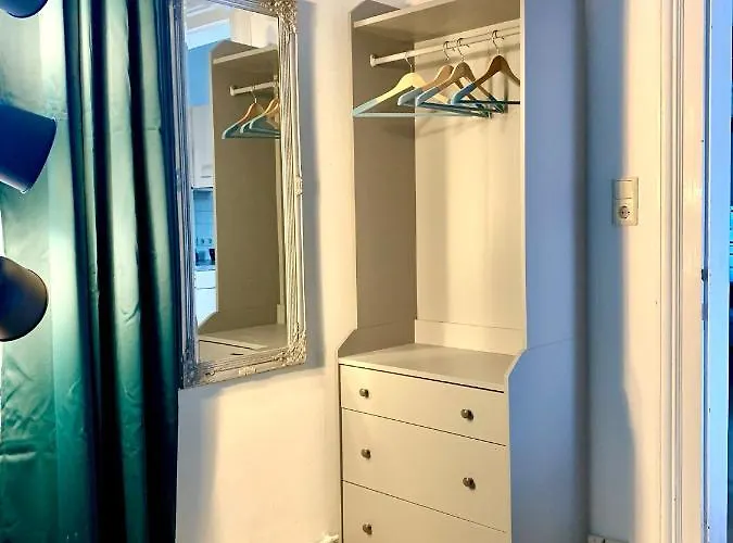 Mellow - By Nahuen Štýrský Hradec